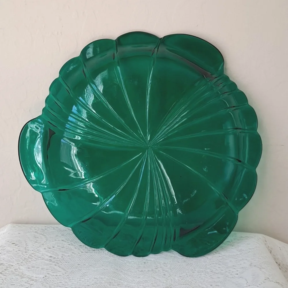 Early 20th Century Art Deco Emerald Green Glass Salad Dessert Plate Vintage